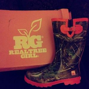 Realtree Girl rain boots